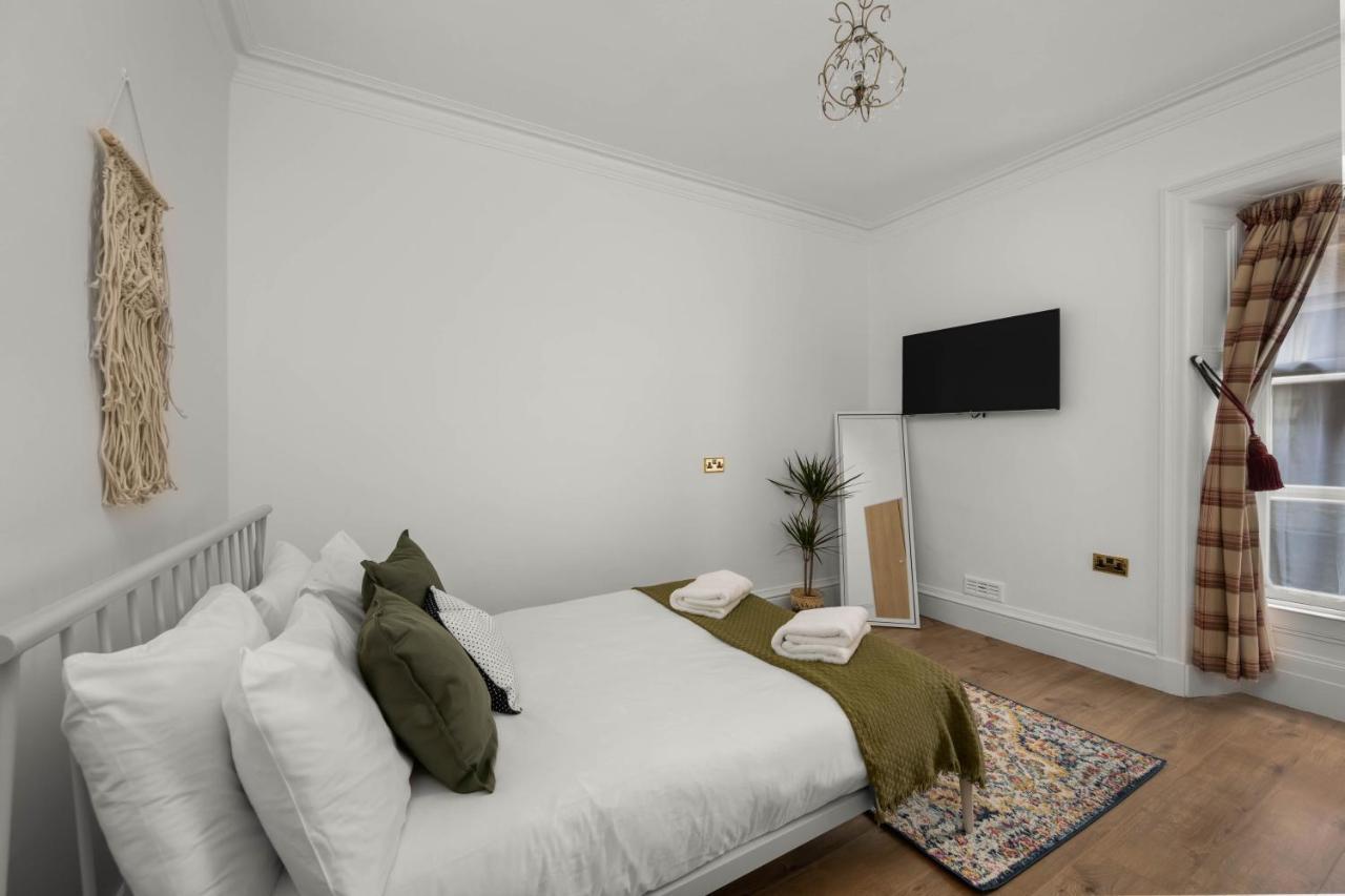 Gilmore House - 5 Bedroom Victorian Home With Hot Tub Blairgowrie and Rattray Esterno foto